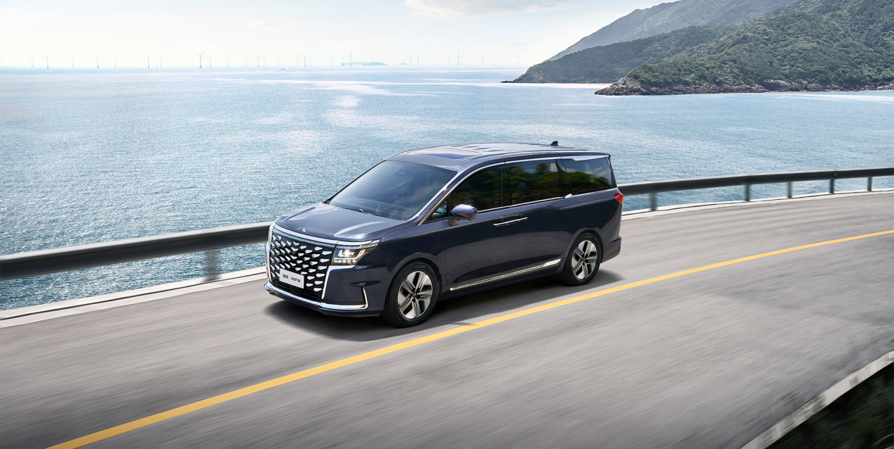 江淮瑞风RF8引领MPV安全新纪元,前后双向AEB功能重塑行业标准 江淮瑞风RF8引领MPV安全新纪元,前后双向AEB功能重塑行业标准