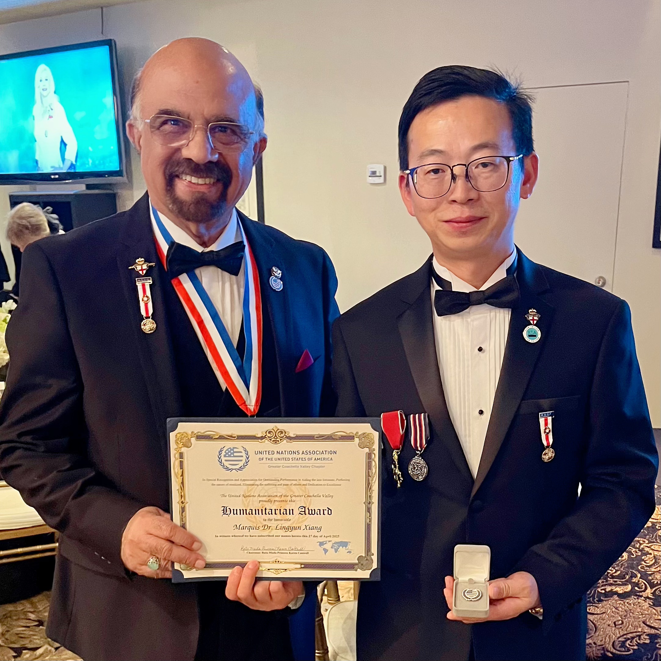经济学家向凌云荣获联合国人道主义奖