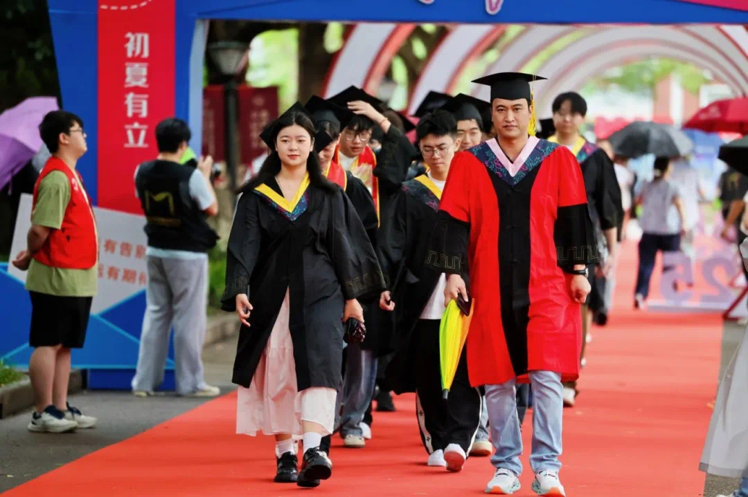 https://img2.danews.cc/upload/images/20250617/2833e7ca20c9db3312f0b7291707dd29.jpg