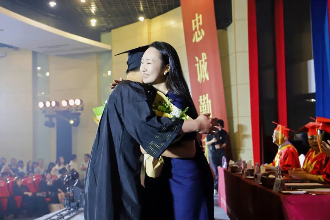 https://img2.danews.cc/upload/images/20250617/50b6eac9ca0d9c7e932a908bd8cc6f07.jpg