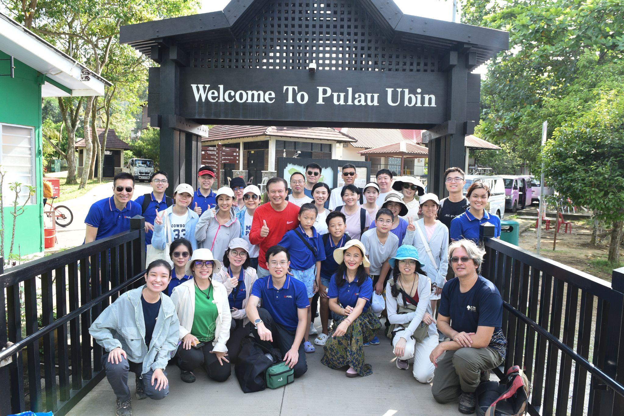 A group of people posing for a photo

AI-generated content may be incorrect.