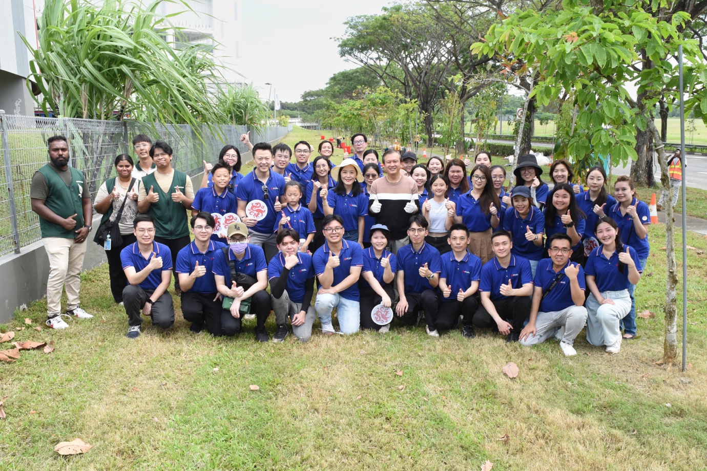 A group of people posing for a photo

AI-generated content may be incorrect.
