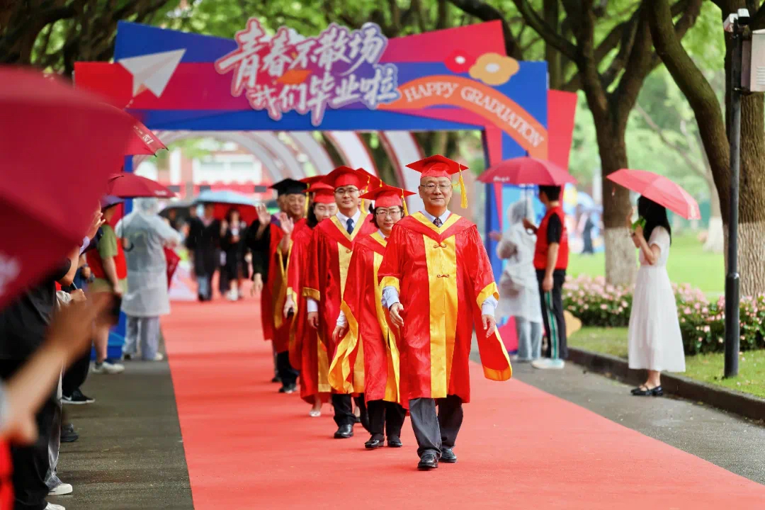 https://img2.danews.cc/upload/images/20250617/c3db9283ad56ef4b4bf748eb26dd0cf8.jpg