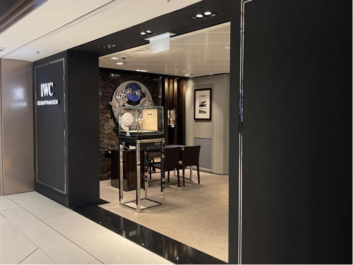 香港国际机场云端奢品购物天堂，解锁空中之旅新体验