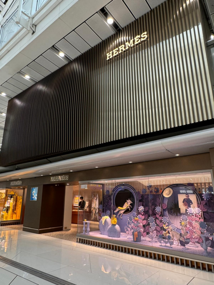 香港国际机场云端奢品购物天堂，解锁空中之旅新体验