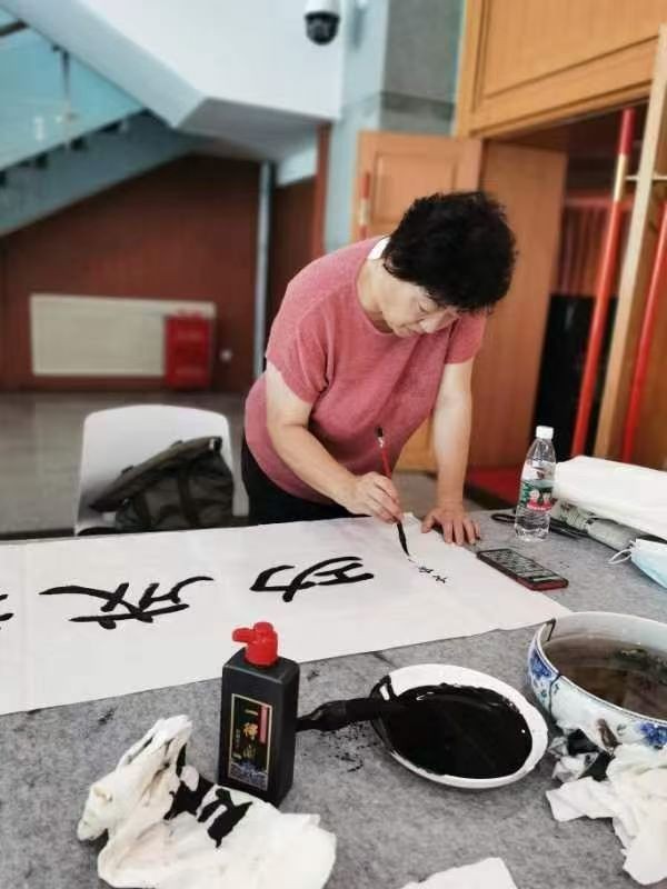 《阅兵展国威·文化铸灵魂》本期特别推荐人物闫锐伶