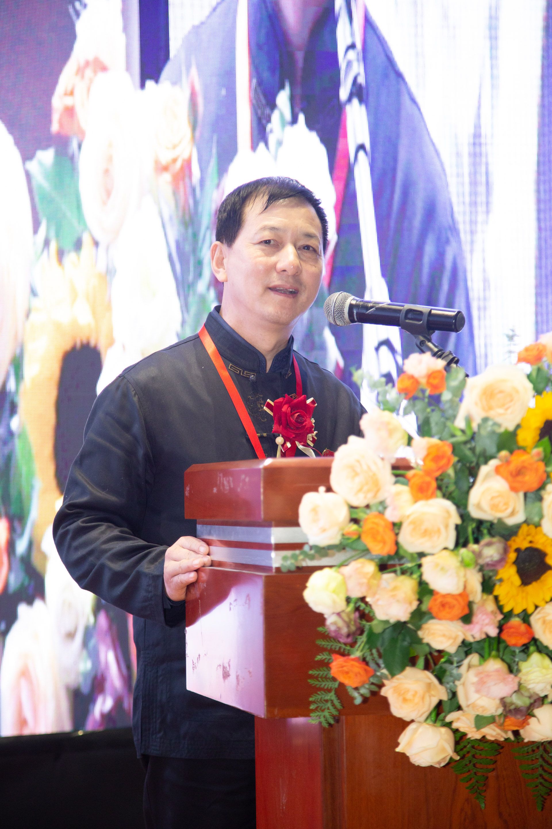 51e19a44ce8e8e7955487956f428c28