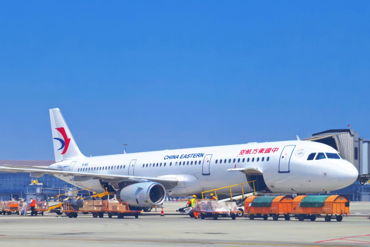 国际航线密集上新，中国东方航空引领暑期旅游新风尚