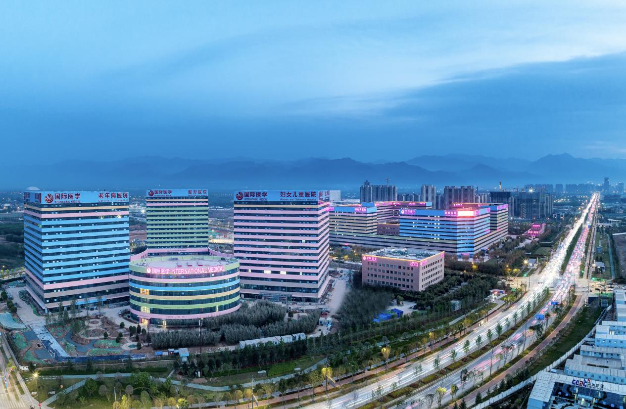 我们的病人来自世界各地，因为我们是西安国际医学中心医院......