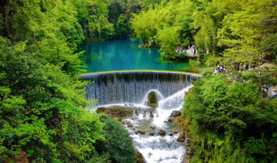 荔波小七孔景区卧龙潭瀑布