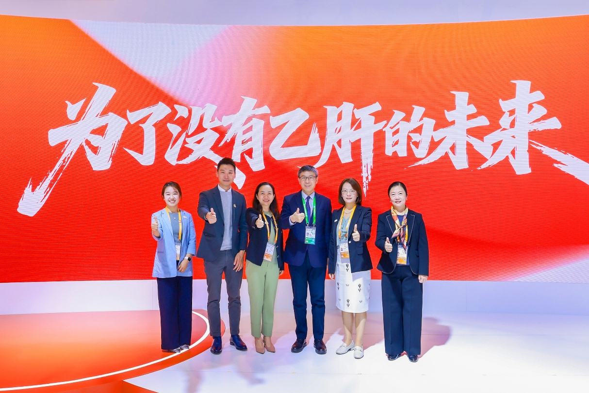 一群穿着红色衣服的人

AI 生成的内容可能不正确。