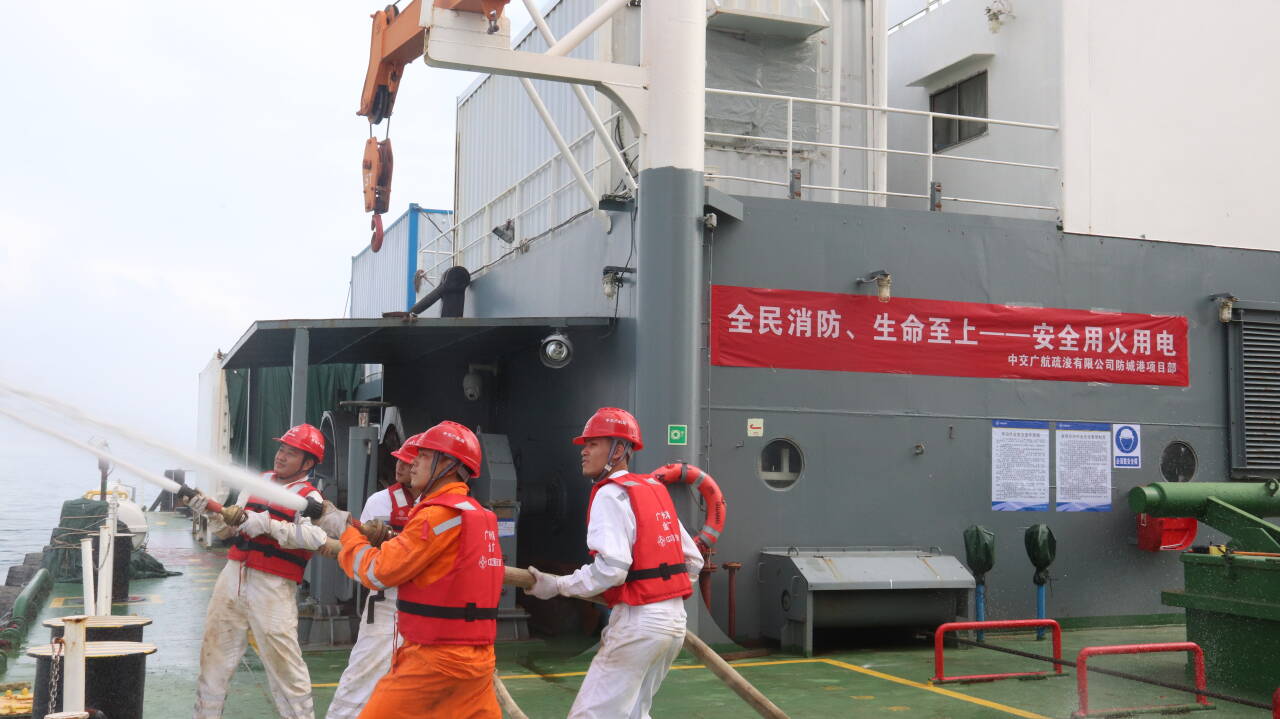 D:\Backup\Documents\Tencent Files\1050521763\nt_qq\nt_data\Pic\2025-11\Thumb\393b609828d1ca7ecb22d0519cedaefa_720.png