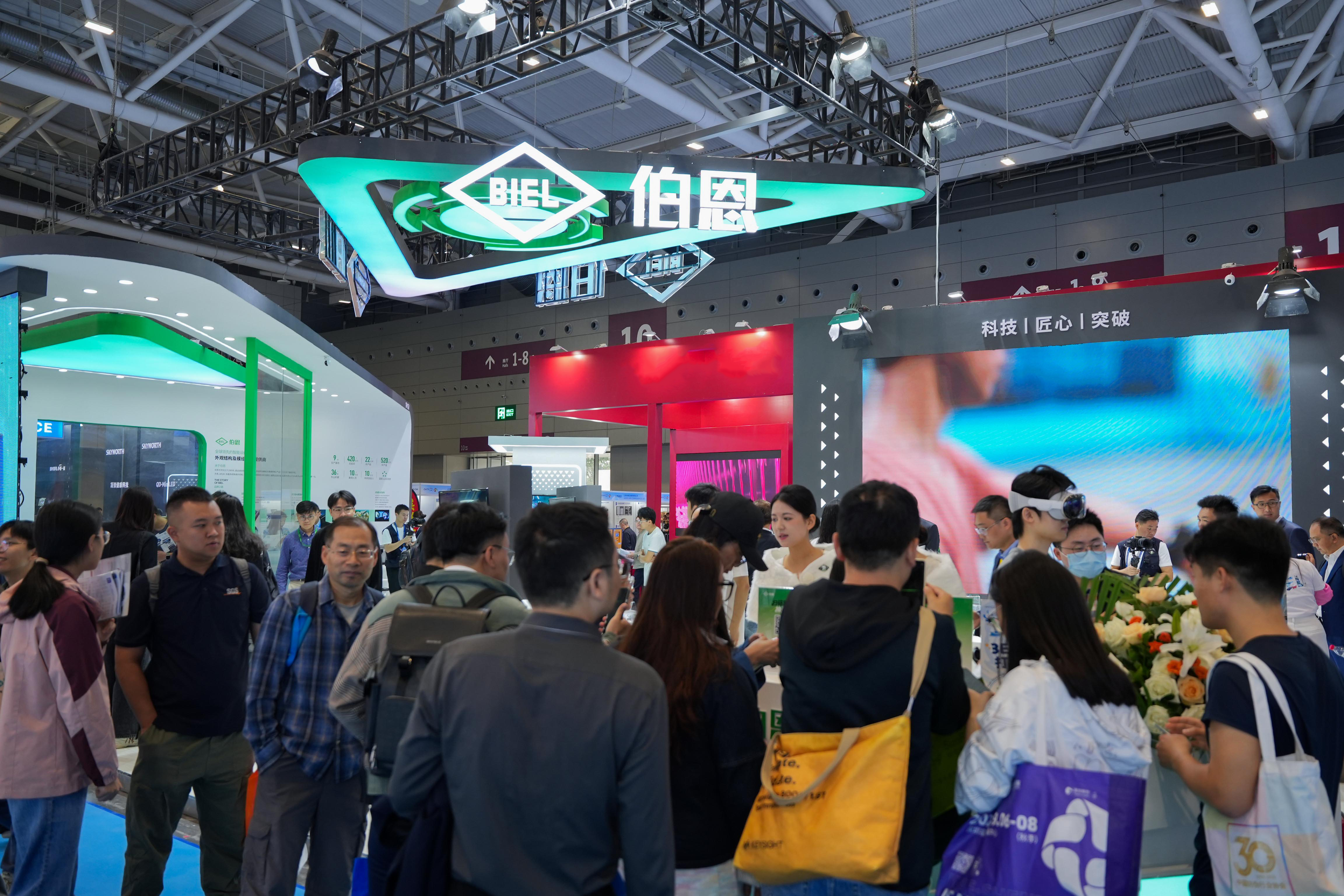 伯恩光学“方寸天工”闪耀高交会，多项技术革新引领行业新趋势