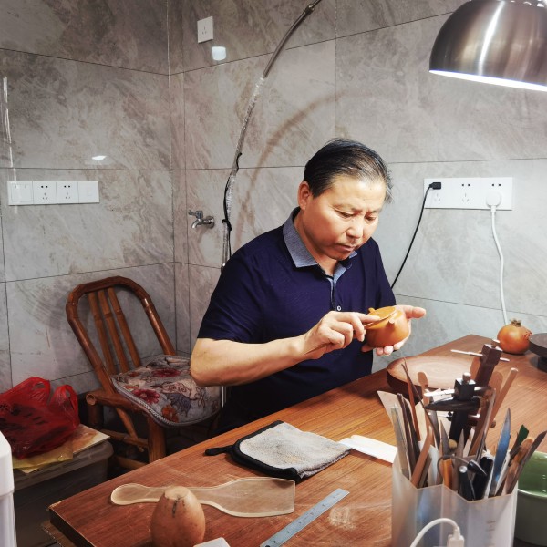 《国际聚焦》声名远扬艺术家吴海龙