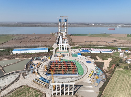 公路工程世界第一大沈井「稳稳落定」