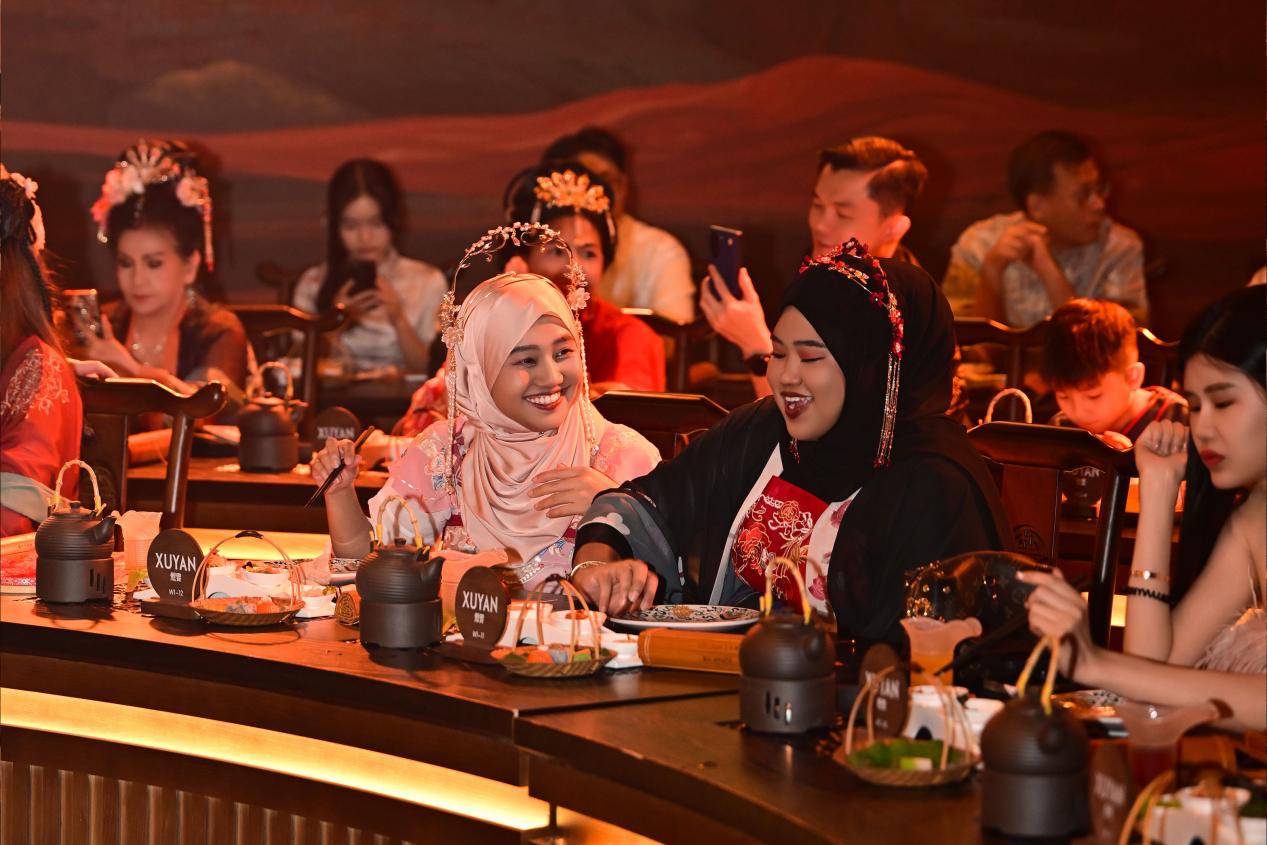 C:/Users/79252/Desktop/ý��ͼ/�����������Ǳ���.jpg�����������Ǳ���