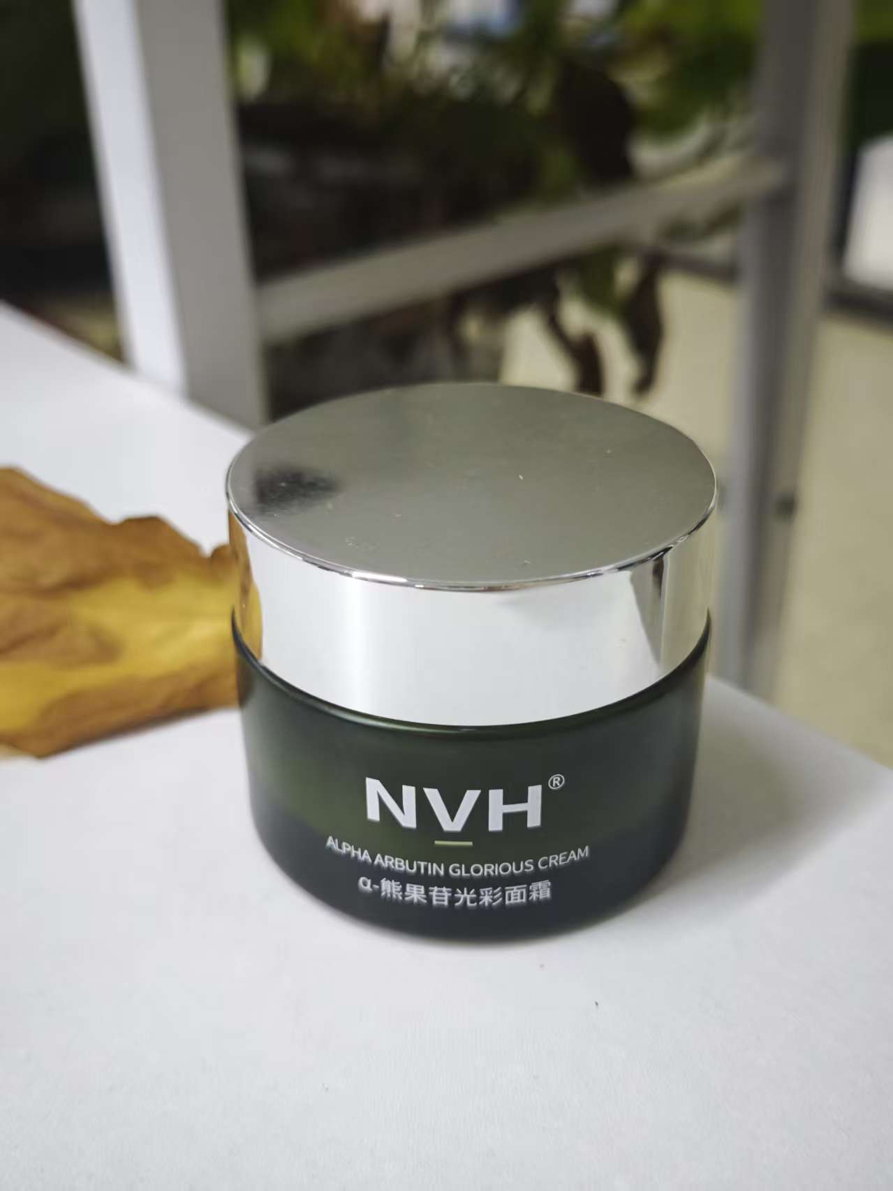 2026 年面霜选购指南：从清爽不闷痘到抗老美白，这 5 款面霜让你的肌肤焕然新生