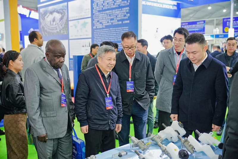 千亿级产业基地盛大“迎客”！第二届全联瑞安国际汽配展今日盛大开幕，汽摩配之都链接全球再启新程