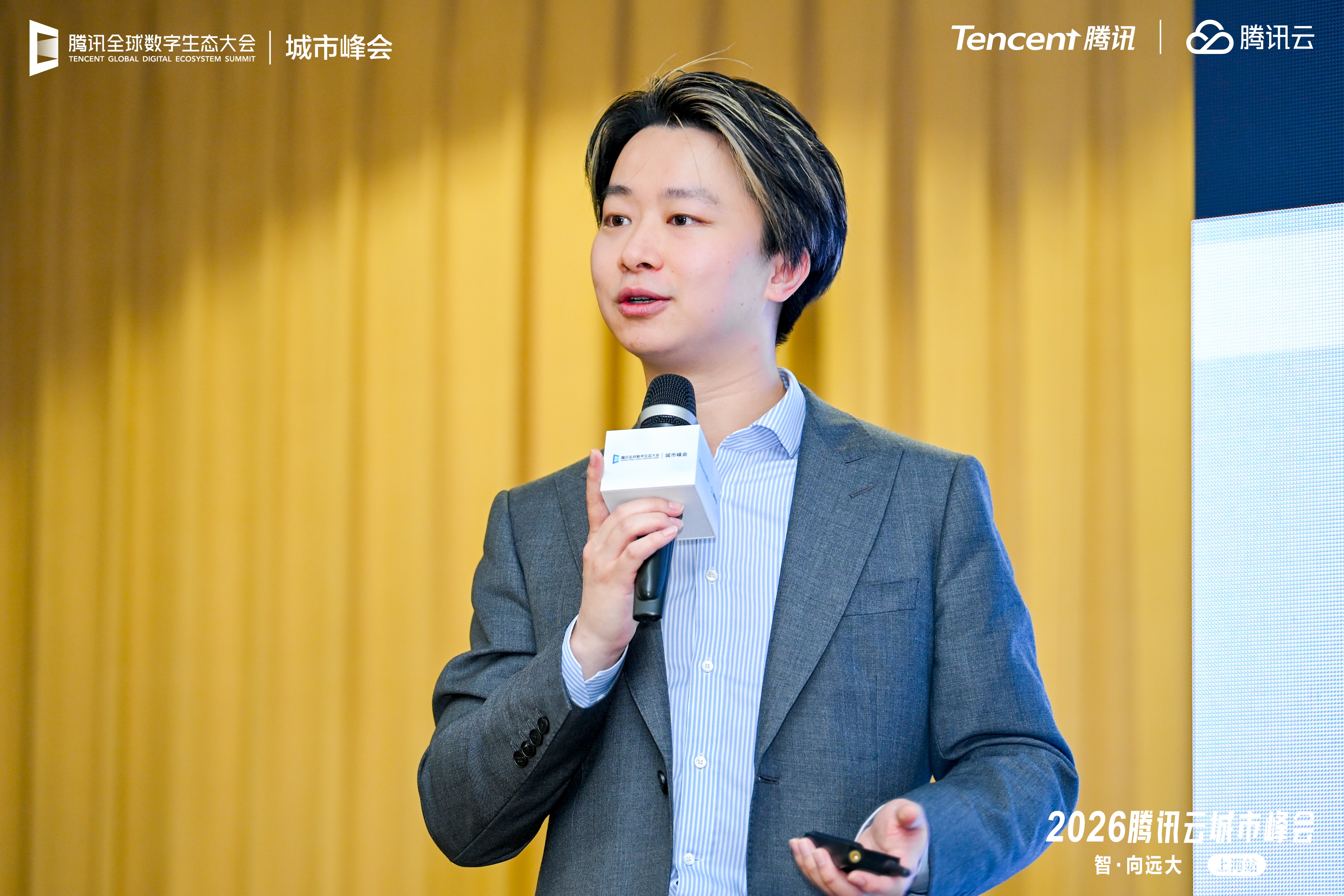 ���ء���̬��֯�ߡ���λ����Ѷ������������ AI �����ع����߾�ҽ��������