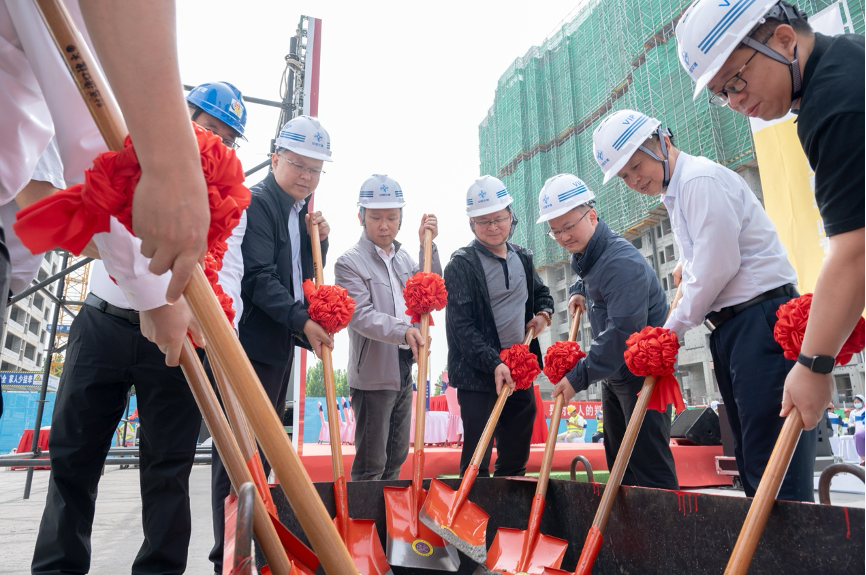喜封金顶｜郑州市惠济区古荥城市更新（一期）项目C(2020)097地块安置房主楼顺利封顶