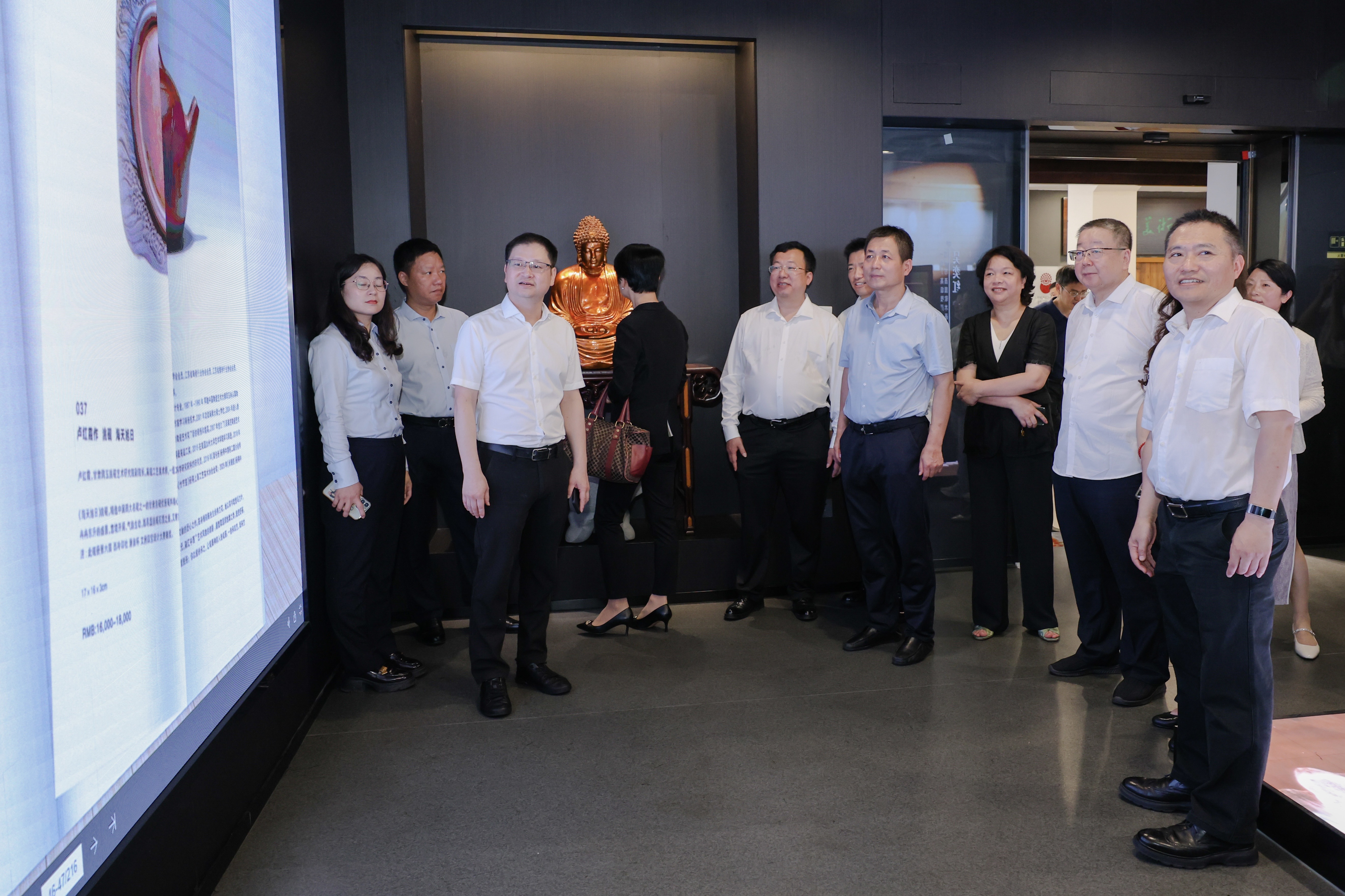 2026中国工艺美术博览会精品(福州)展拍会首场预展登陆福州雕刻工艺品总厂(图3)
