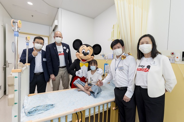 香港迪士尼乐园度假区“童乐游”医院项目首次进驻大湾区最大儿童医院让魔法与欢乐带给区内更多病童