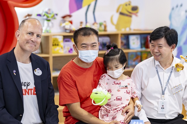 香港迪士尼乐园度假区“童乐游”医院项目首次进驻大湾区最大儿童医院让魔法与欢乐带给区内更多病童