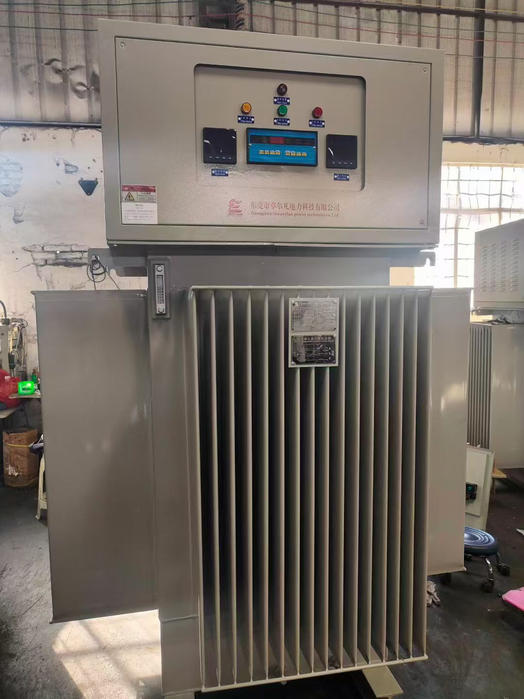 卓尔凡1600KVA油浸式稳压器如何破解坦桑尼亚丘尼亚高压变压器距离远、设备频频跳闸难题