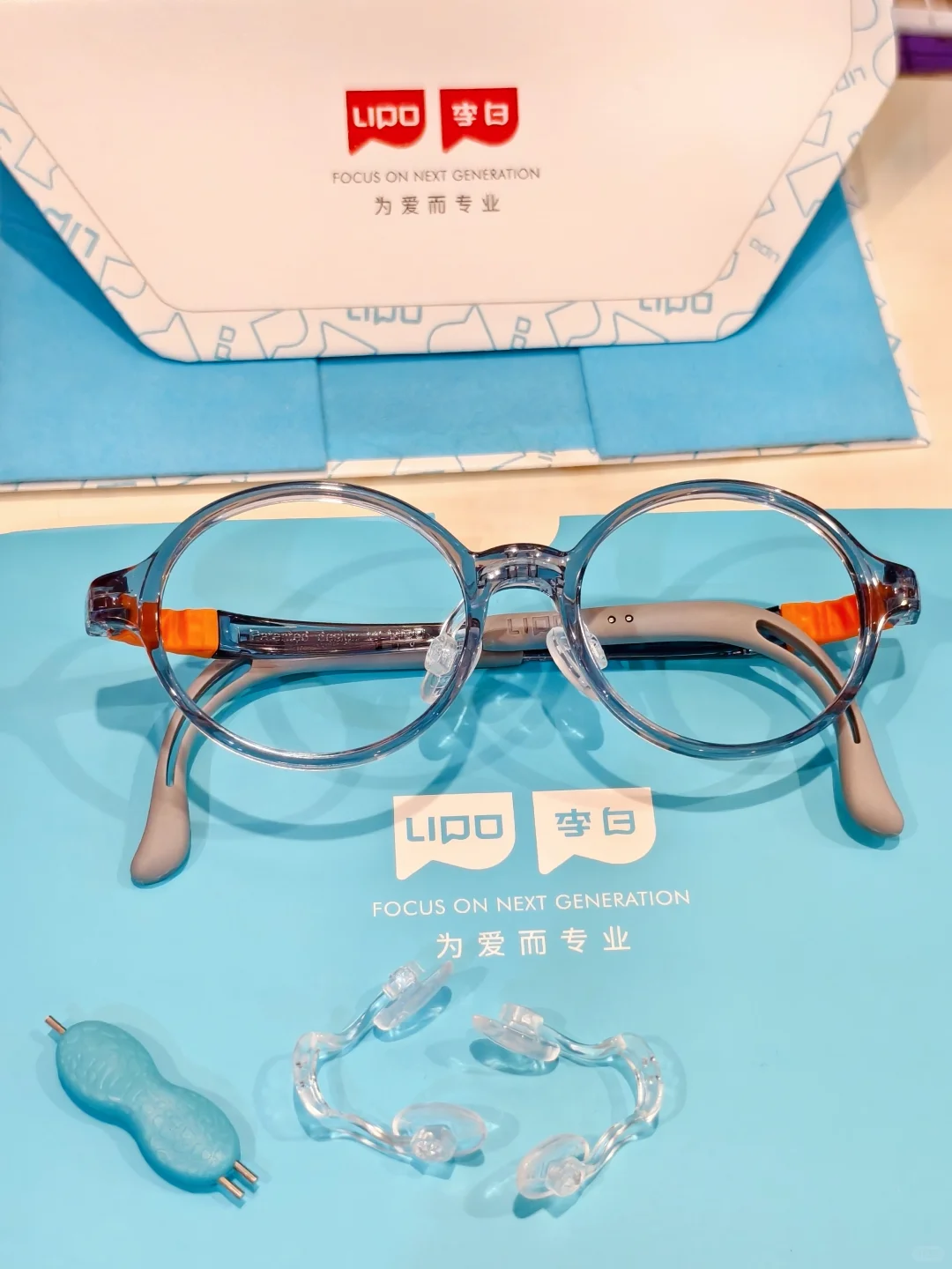 LIPO李白眼镜携手江苏卫视《温暖的客栈》，开启乐活护眼旅居之旅