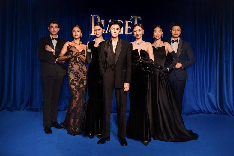 陈哲远与模特合影