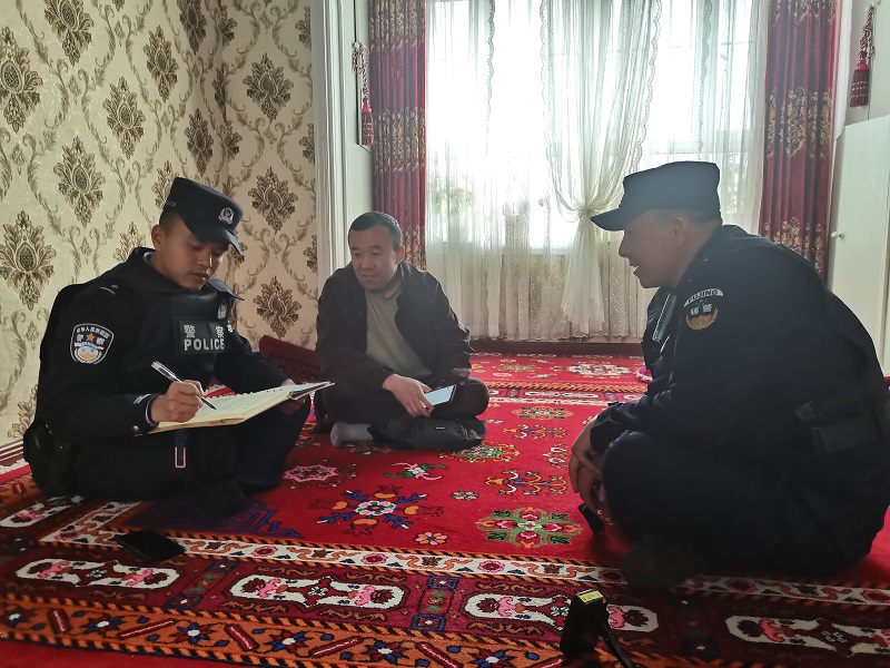 脚步丈量民情 真心换得民心——哈拉奇边境派出所…