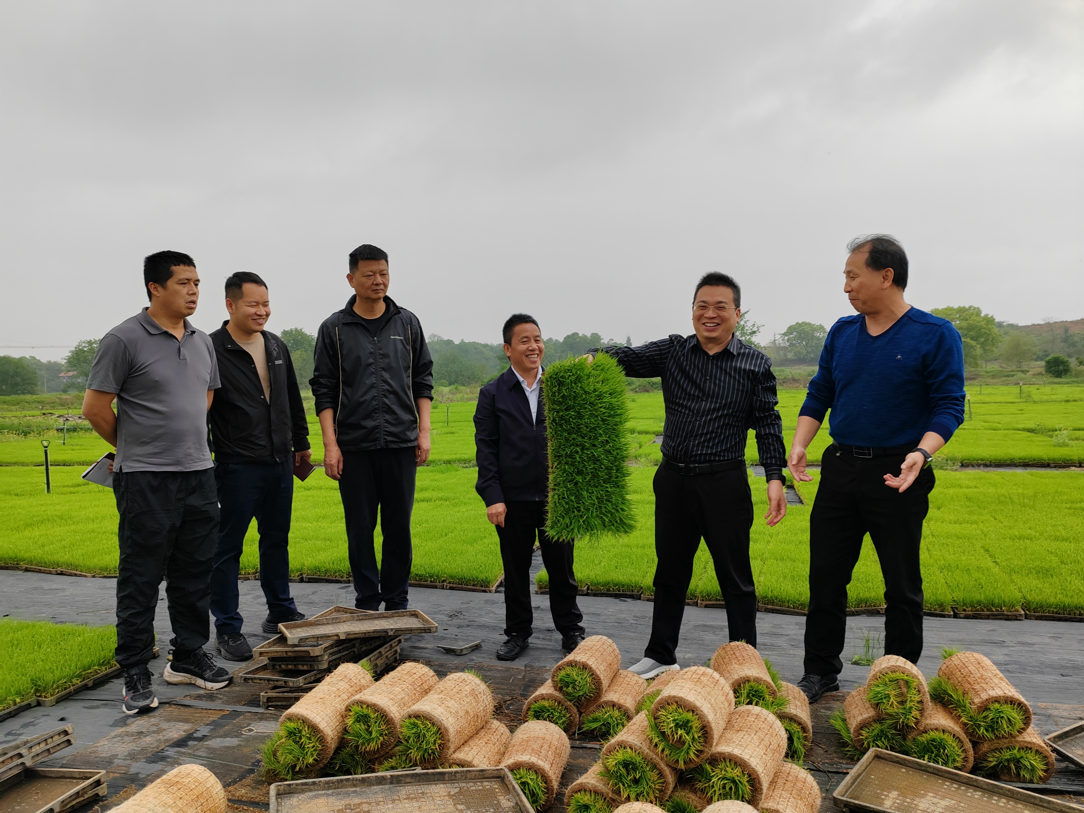 我就是想让身边的农民越过越好