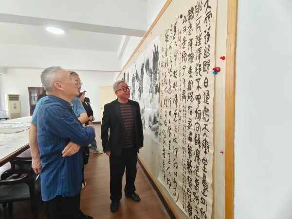 ����Ϊ�촬���ԡ����ڹ�������ҡ�������