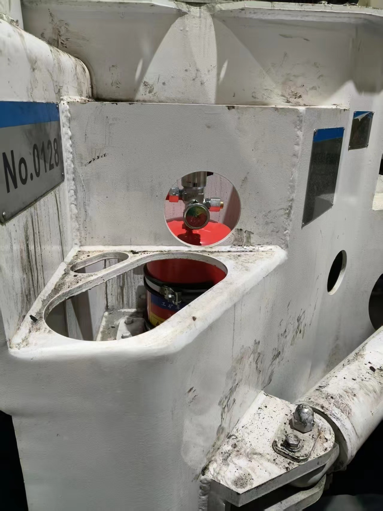 水基高效控火技术九源安全科技矿车自动灭火系统专治矿山车辆发动机舱高温火情(图3)