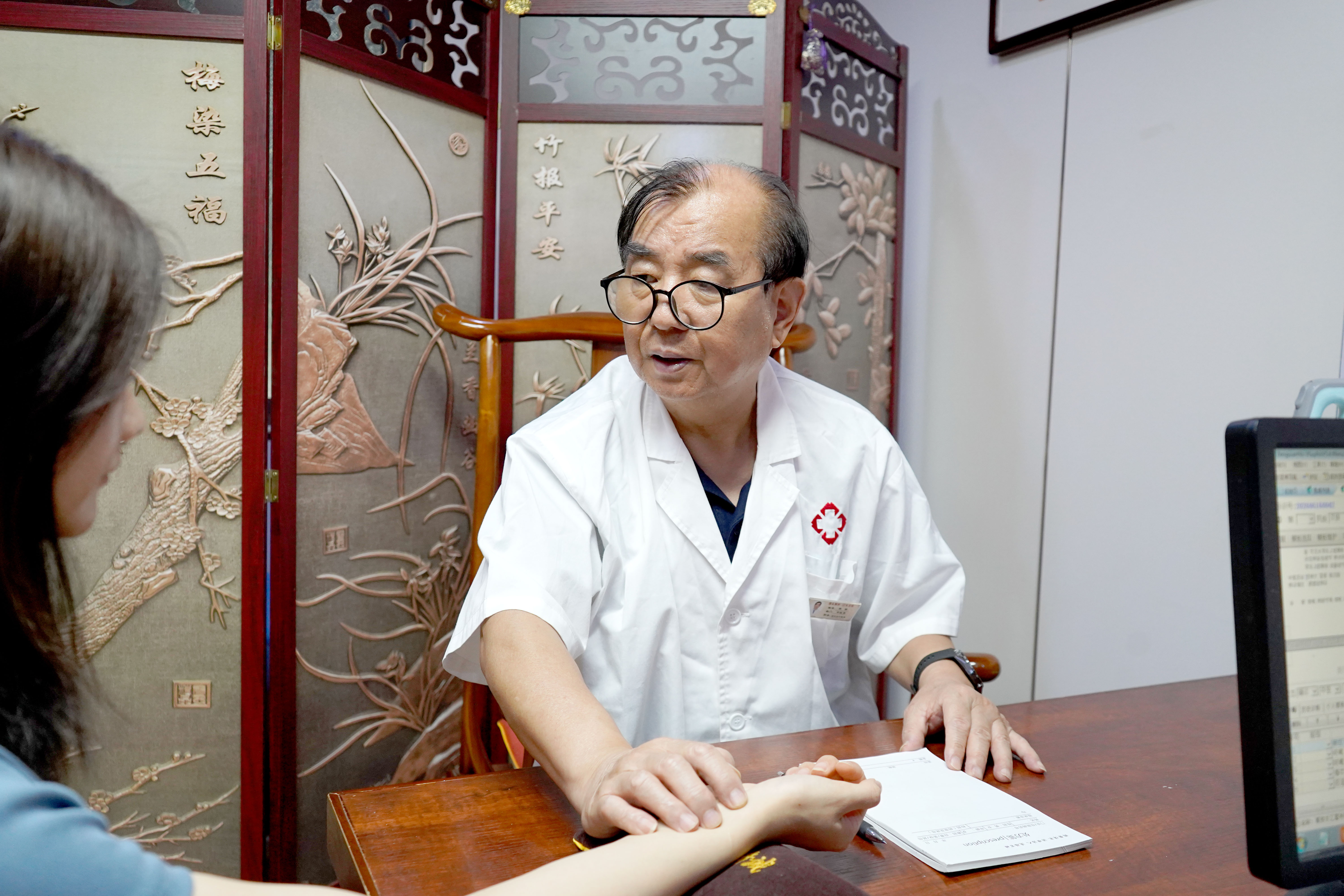 善用平和良方 专注固本调百病——记南通文峰中西医结合医院中医科周锋主任