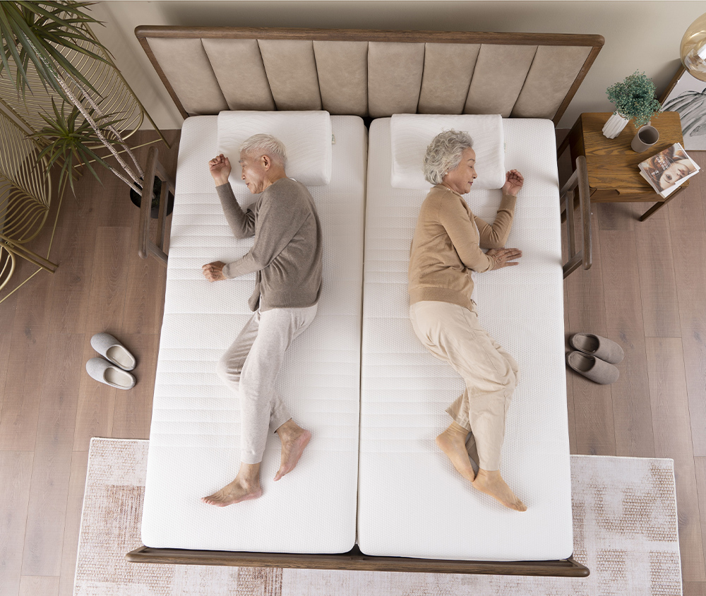 老两口不想分房睡，电动床能解决睡眠互扰吗？