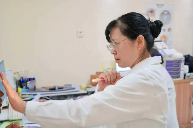 泉州爱尔眼科医德医风纪实：妙手矫治多年斜视，重拾起舞自信