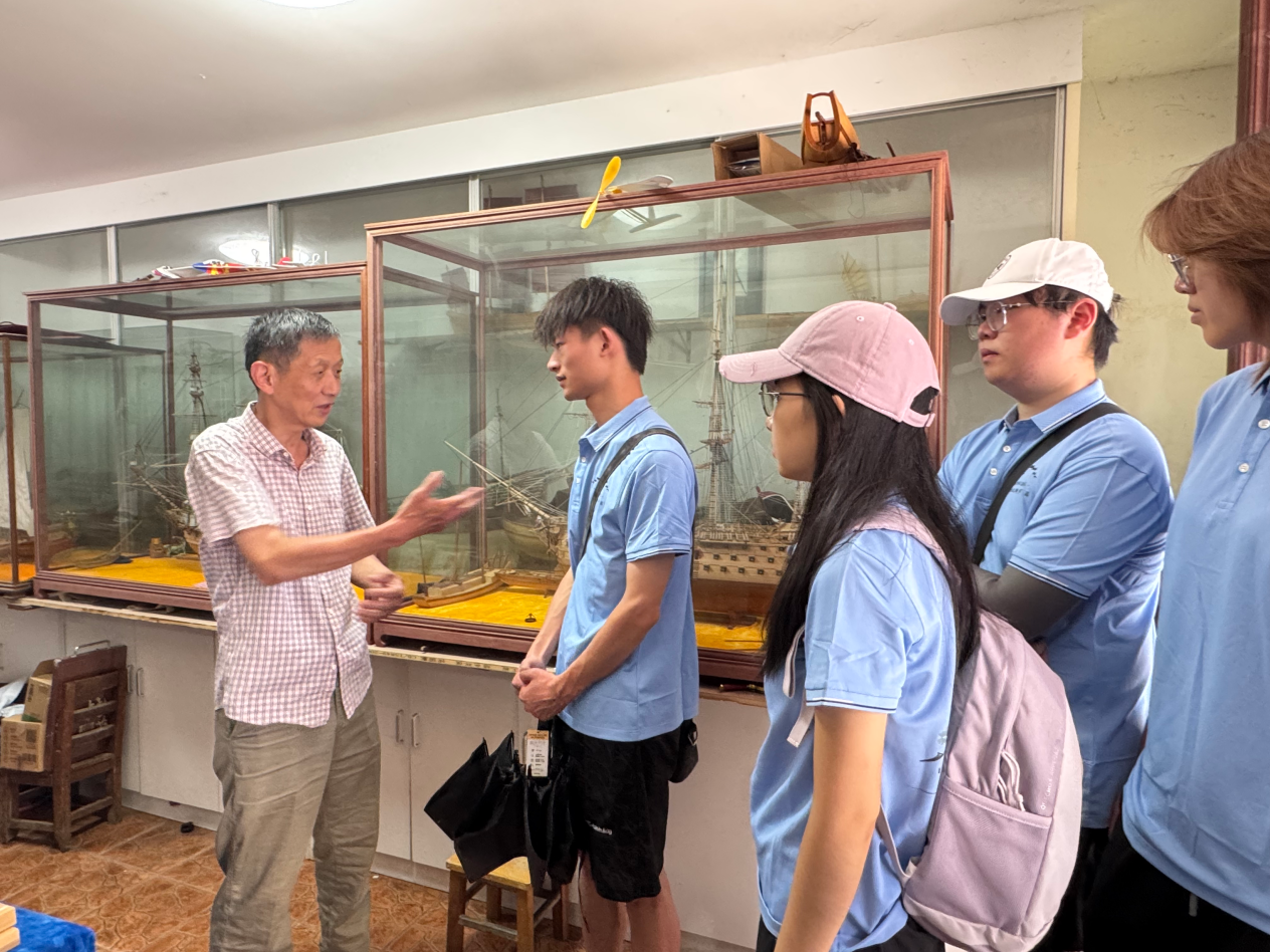 实践团成员访谈非遗传承人钱兴国